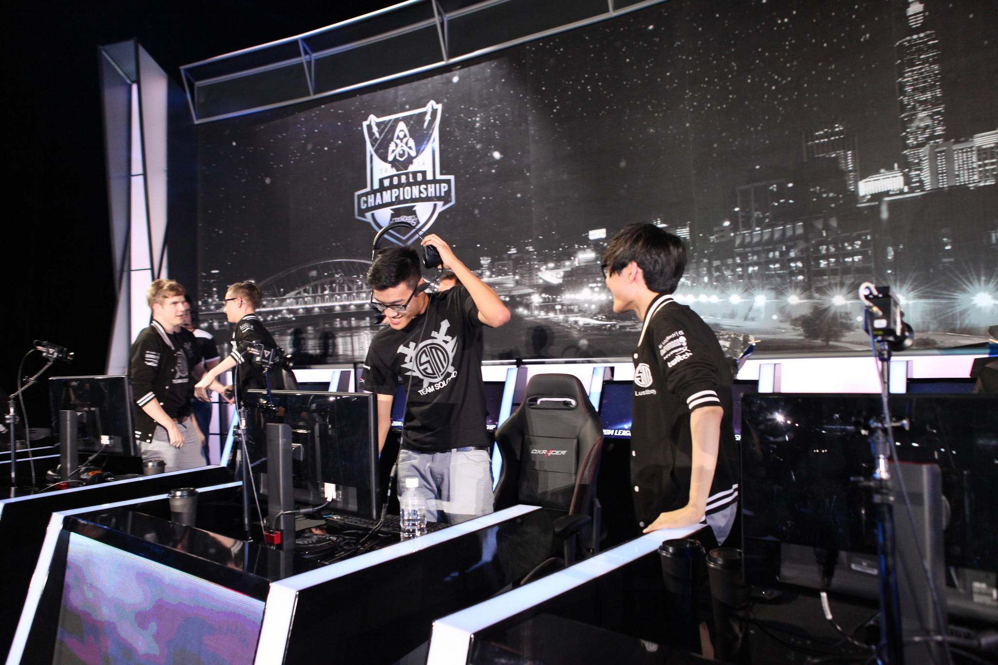 王者荣耀服务器故障致玩家信誉分被系统误判违规扣除，补偿方案争议引发玩家集体不满