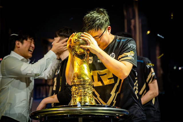 KPL秋季赛花楼久诚教练对决,TTG战队迎战AG超玩会